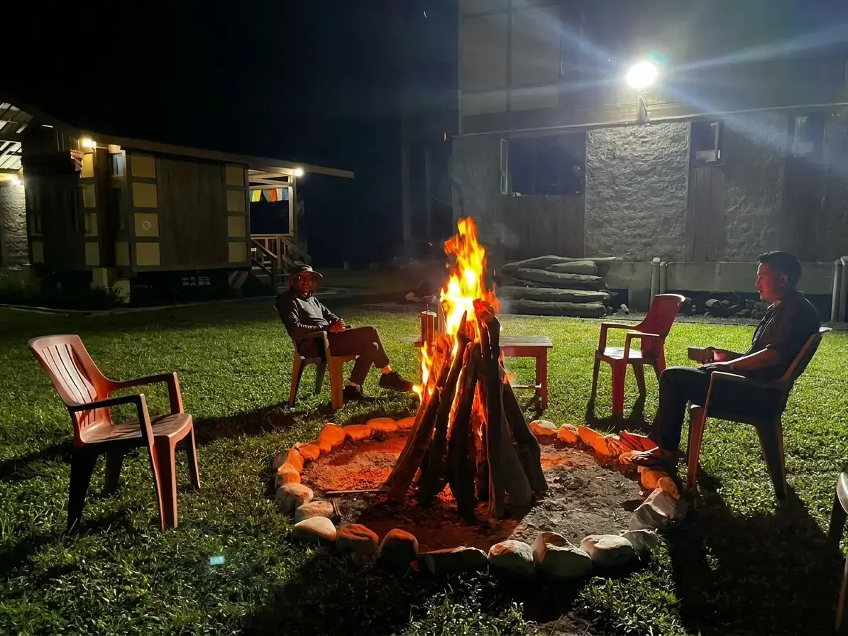 Describe guest photo 2
